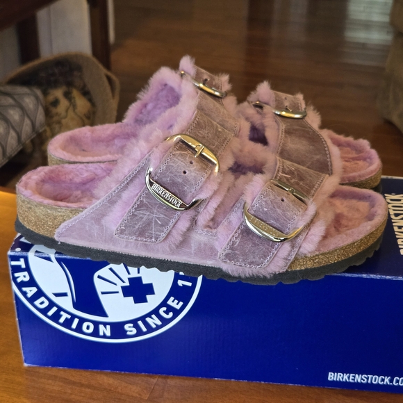 Birkenstock Arizona Lavender Shearling Sandals - Picture 4 of 8